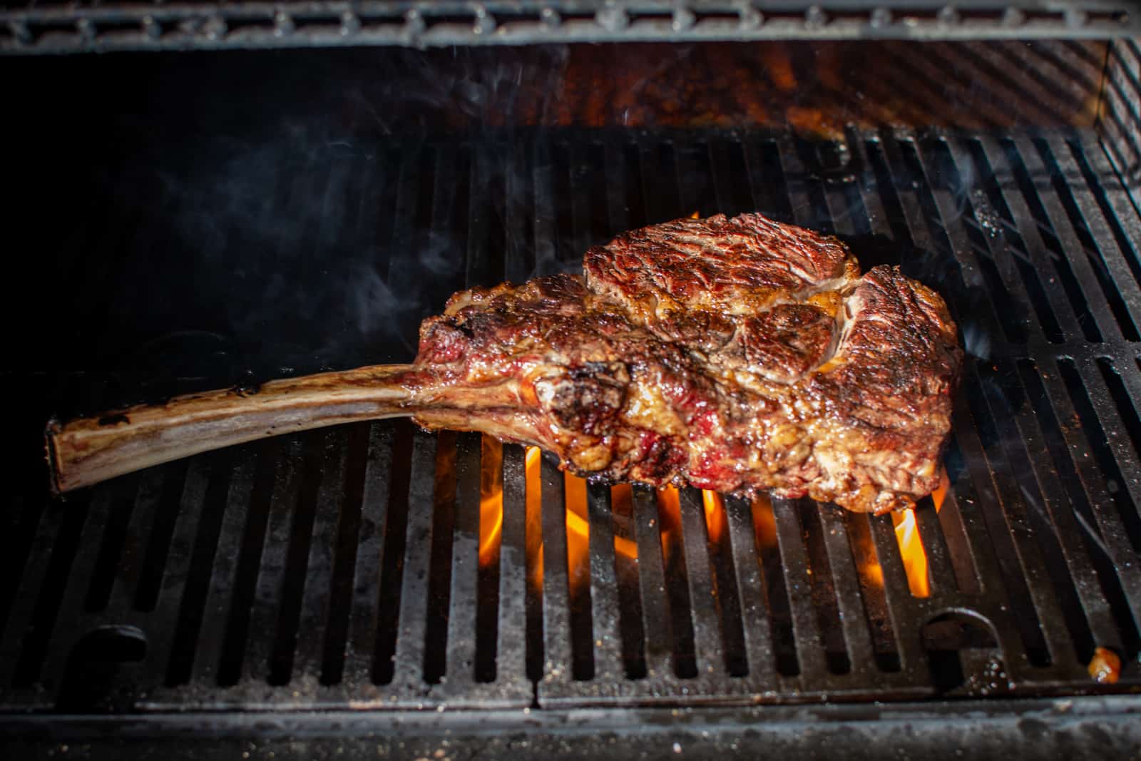 tomahawk steak on the BBQ